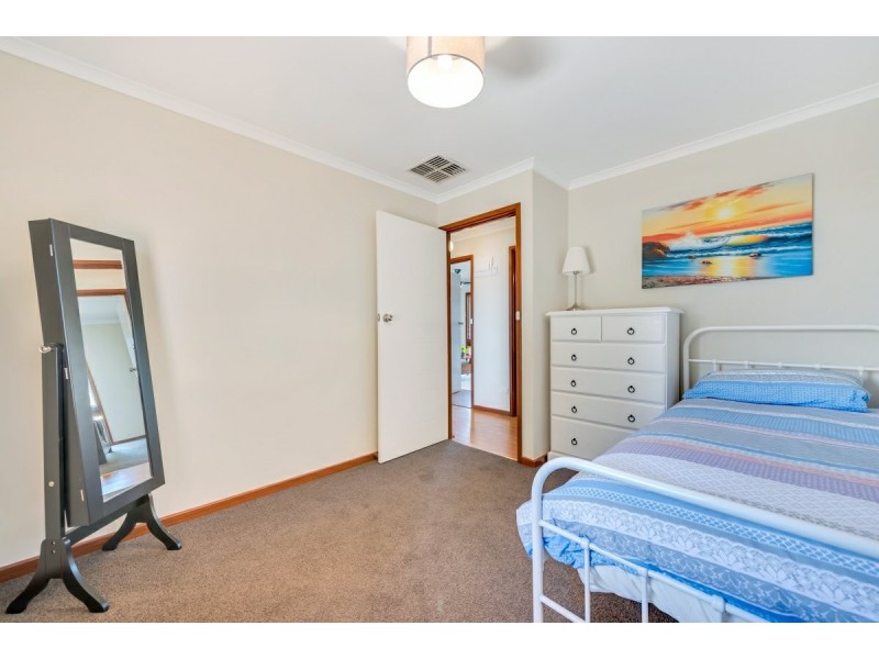 4 Stephen Crescent, Christie Downs SA 5164