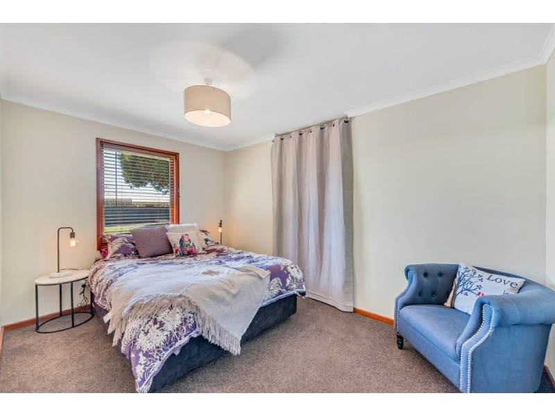 4 Stephen Crescent, Christie Downs SA 5164