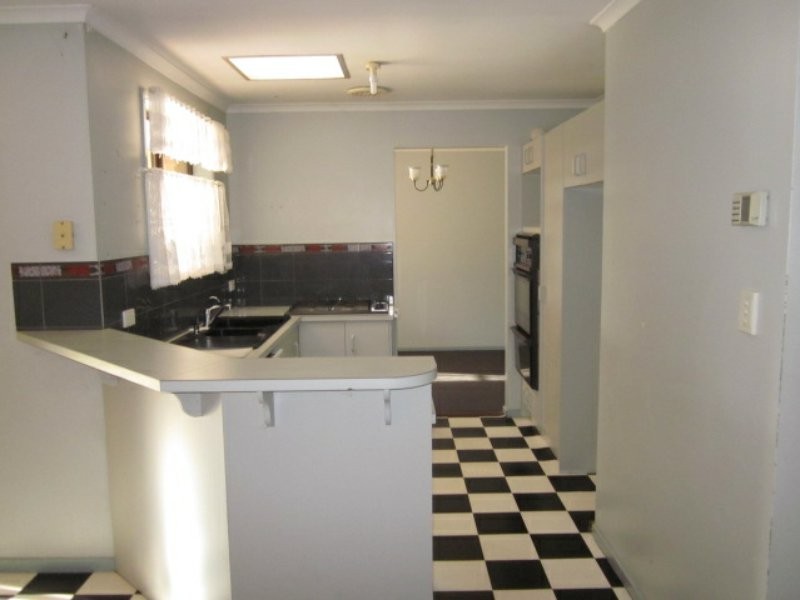 3 Hendrix Crescent, Woodcroft SA 5162