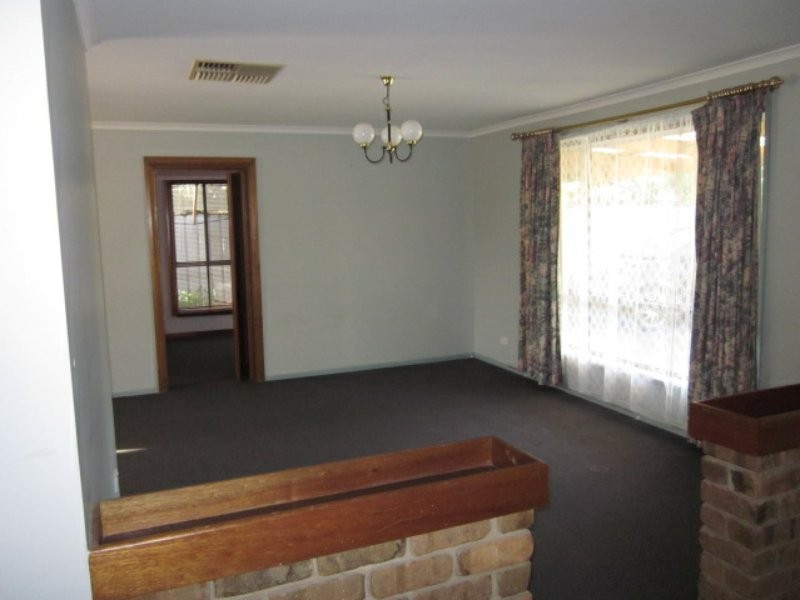 3 Hendrix Crescent, Woodcroft SA 5162