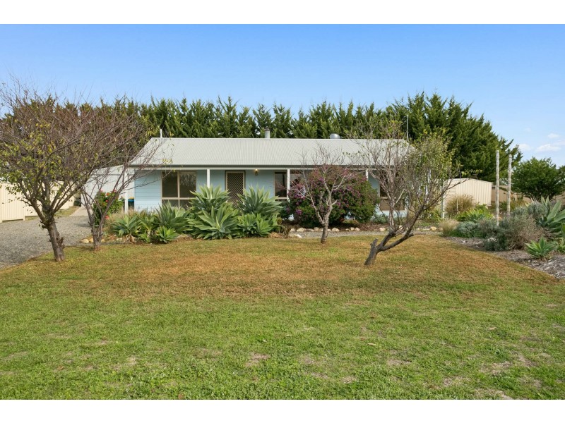 15 Heggaton Road, Goolwa Beach SA 5214