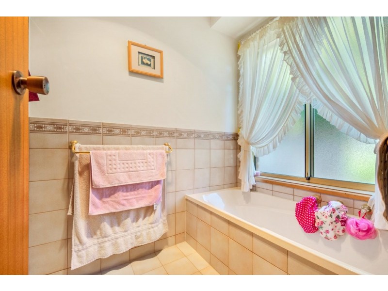 33 Martinique Drive, Seaford Rise SA 5169