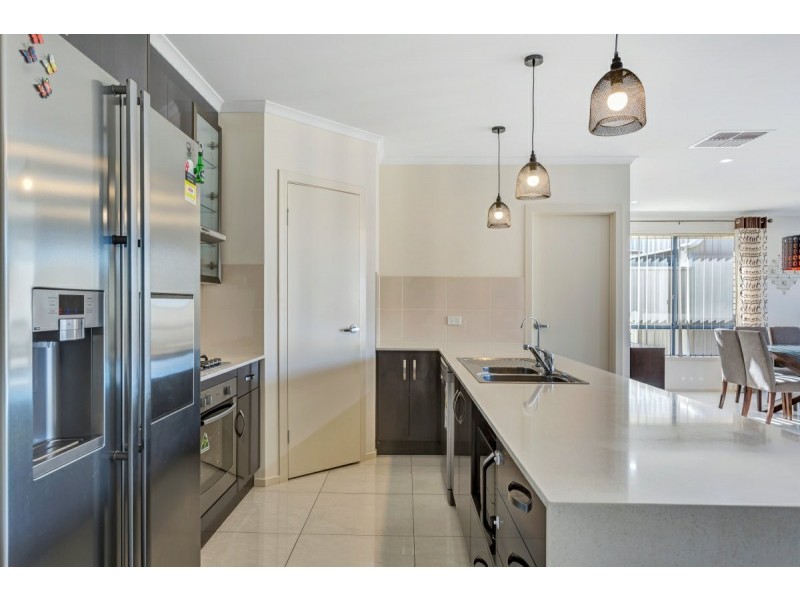 4 Columba Street, Christie Downs SA 5164