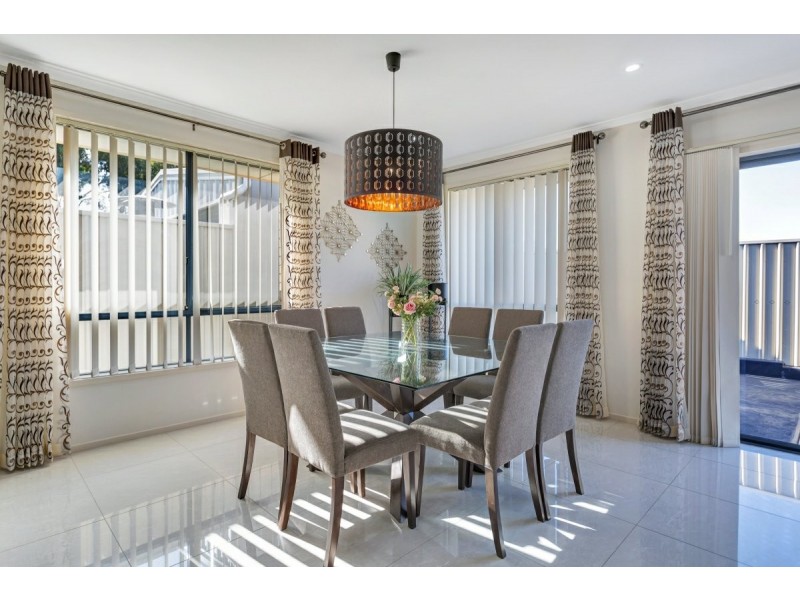 4 Columba Street, Christie Downs SA 5164