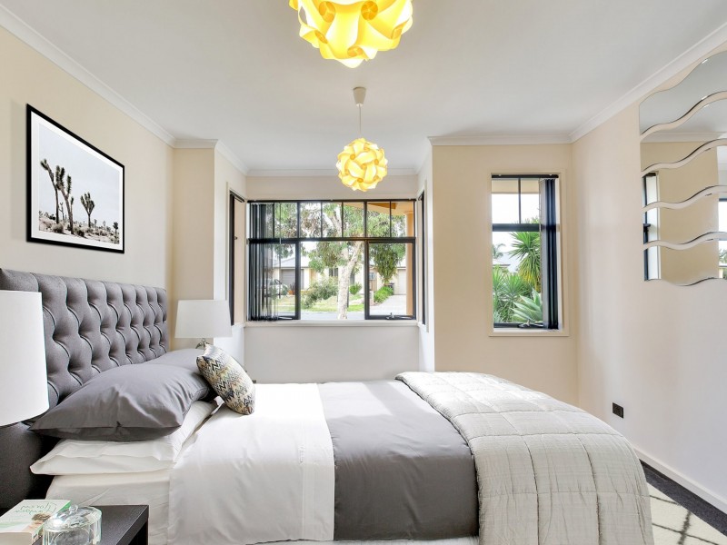 24 Halcyon Cct, Aldinga Beach SA 5173