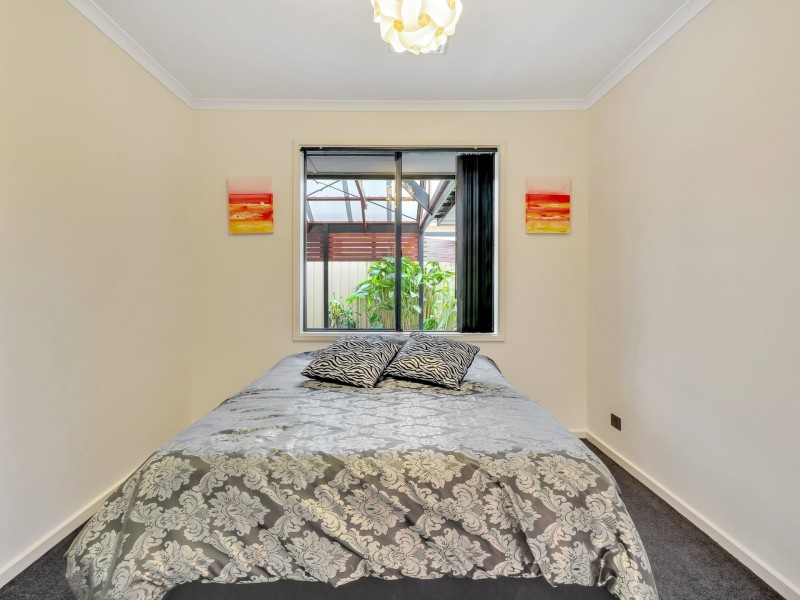 24 Halcyon Cct, Aldinga Beach SA 5173