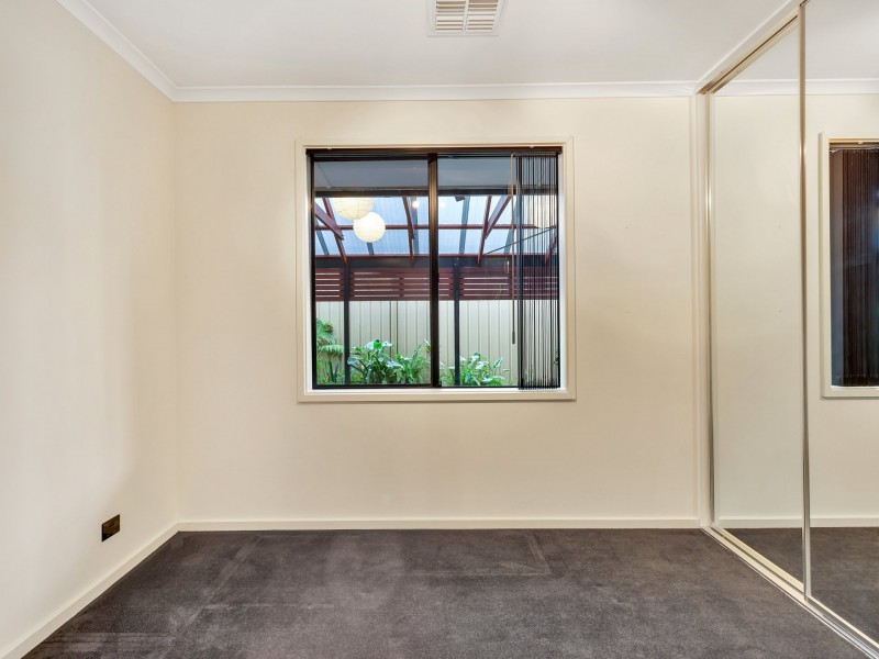 24 Halcyon Cct, Aldinga Beach SA 5173