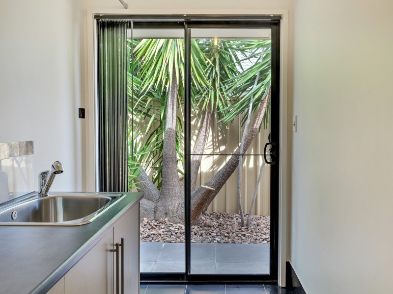 24 Halcyon Cct, Aldinga Beach SA 5173