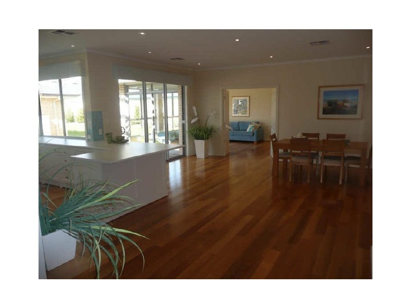 10 Nicholl Avenue, Aldinga Beach SA 5173