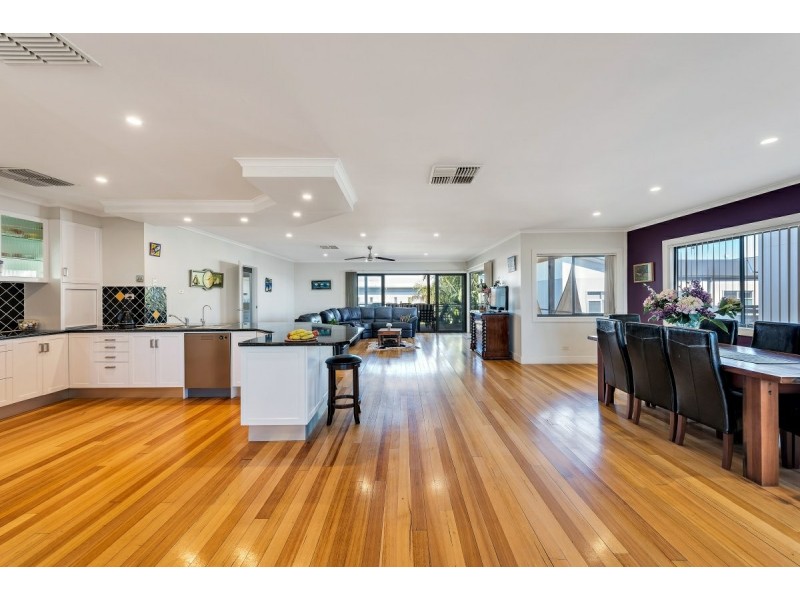 2 Penzance Avenue, Christies Beach SA 5165