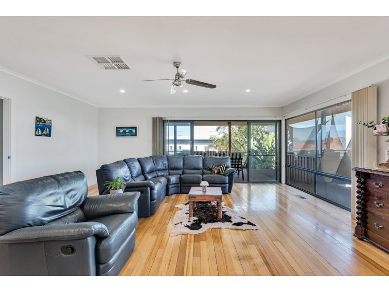2 Penzance Avenue, Christies Beach SA 5165