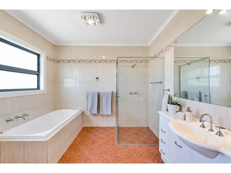 2 Penzance Avenue, Christies Beach SA 5165