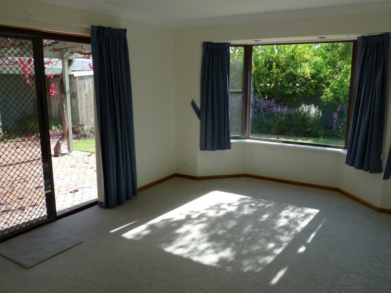 11 Lalina Street, Happy Valley SA 5159