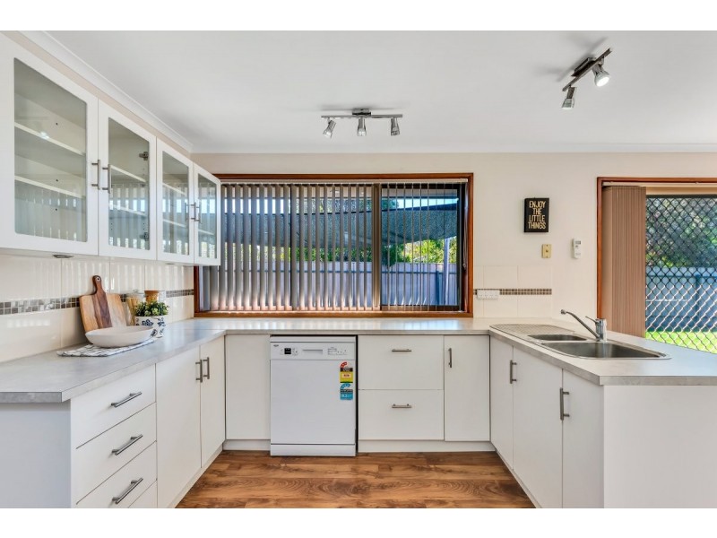 30 Lantern Drive, Seaford Rise SA 5169