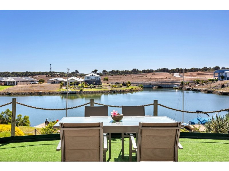 205 Excelsior Parade, Hindmarsh Island SA 5214
