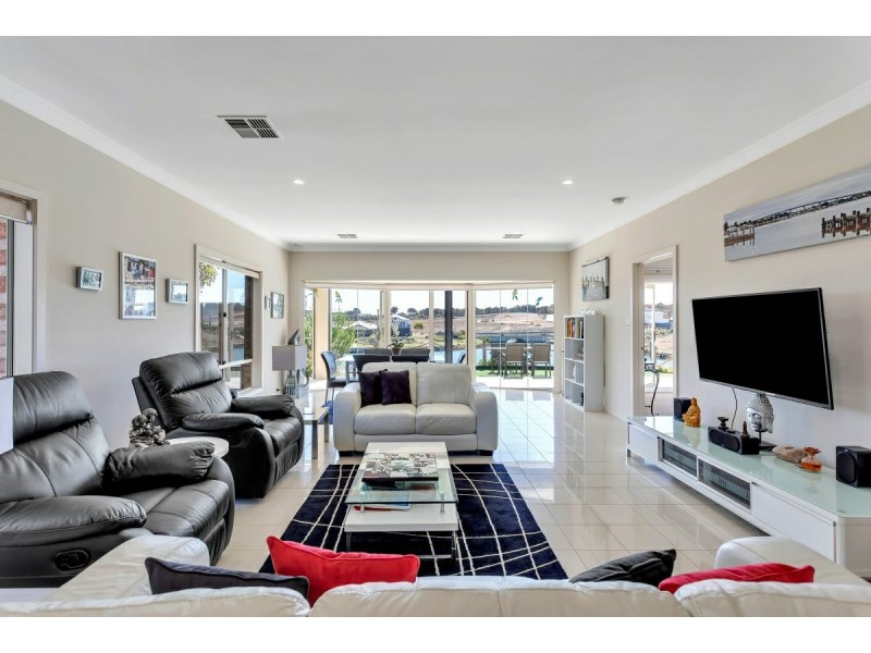 205 Excelsior Parade, Hindmarsh Island SA 5214