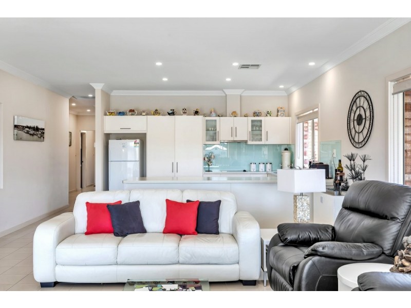 205 Excelsior Parade, Hindmarsh Island SA 5214