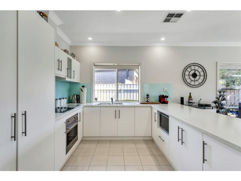 205 Excelsior Parade, Hindmarsh Island SA 5214
