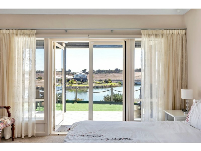 205 Excelsior Parade, Hindmarsh Island SA 5214