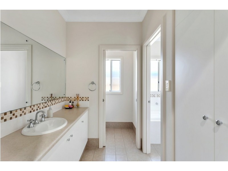 205 Excelsior Parade, Hindmarsh Island SA 5214