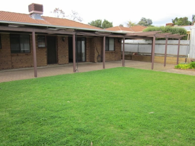 36 Queens Way, Woodcroft SA 5162