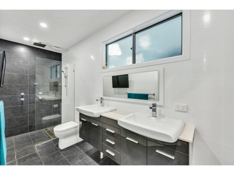 8 Storey Avenue, Aldinga Beach SA 5173