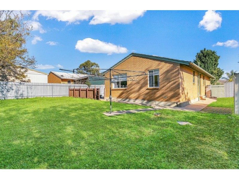 18 Figtree Crescent, Huntfield Heights SA 5163