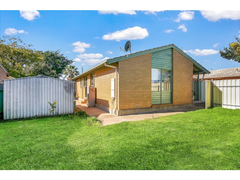 18 Figtree Crescent, Huntfield Heights SA 5163