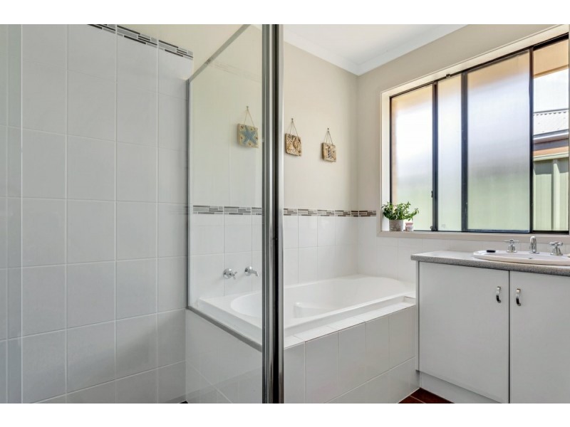 8 Seagreen Way, Aldinga Beach SA 5173