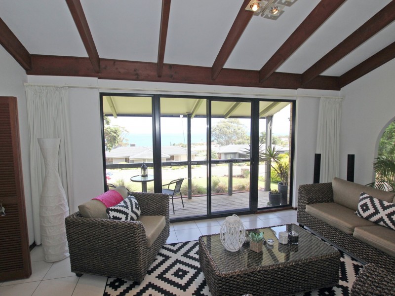 10 Madeline Crescent, Hallett Cove SA 5158