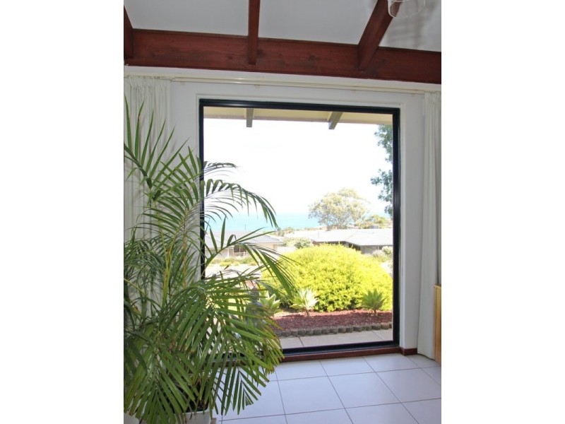 10 Madeline Crescent, Hallett Cove SA 5158