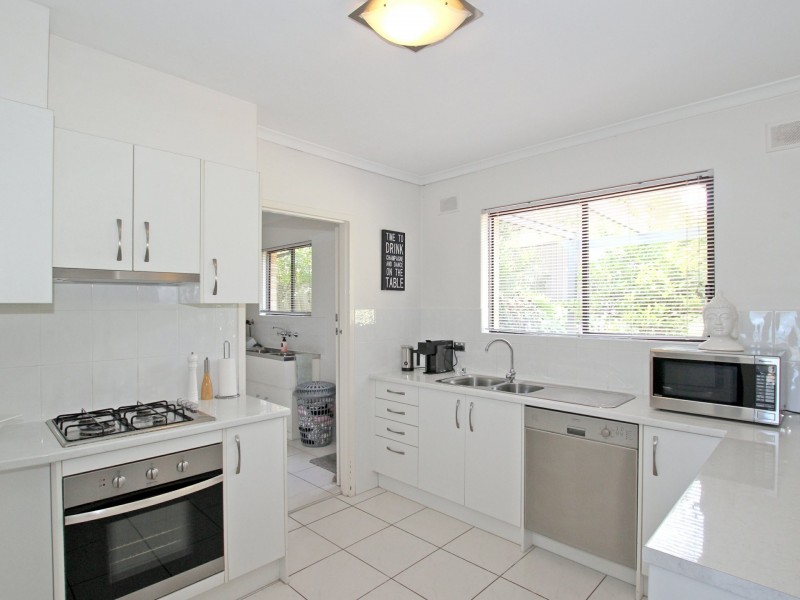 10 Madeline Crescent, Hallett Cove SA 5158