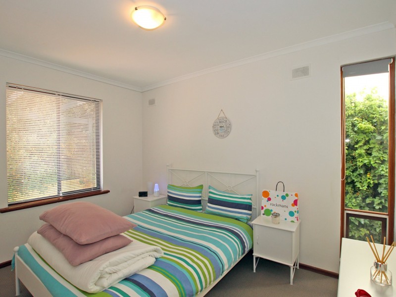 10 Madeline Crescent, Hallett Cove SA 5158