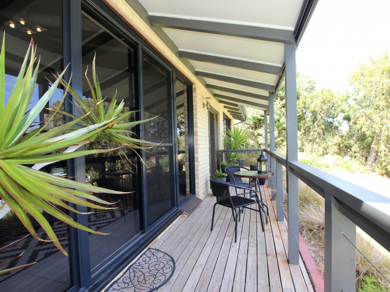 10 Madeline Crescent, Hallett Cove SA 5158