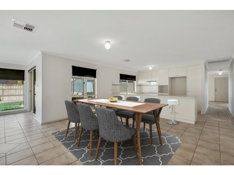 32 Pridham Boulevard, Aldinga Beach SA 5173