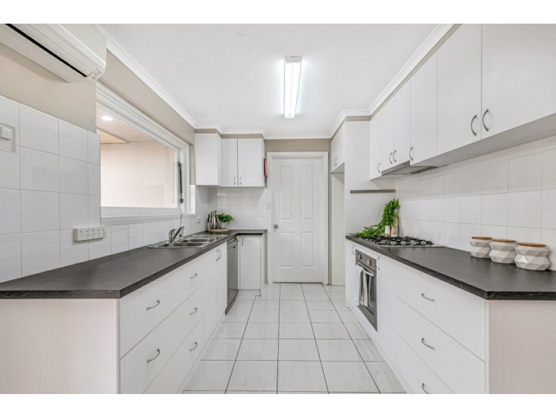 27 Selway Terrace, O’sullivan Beach SA 5166