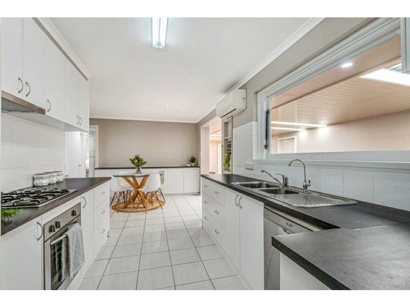 27 Selway Terrace, O’sullivan Beach SA 5166