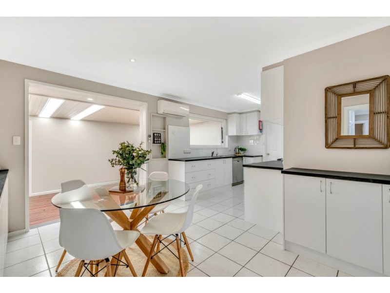 27 Selway Terrace, O’sullivan Beach SA 5166