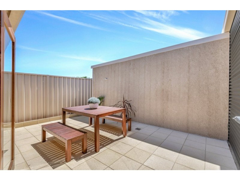 27 Selway Terrace, O’sullivan Beach SA 5166