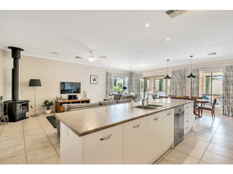 4 Mistletoe Street, Aldinga Beach SA 5173