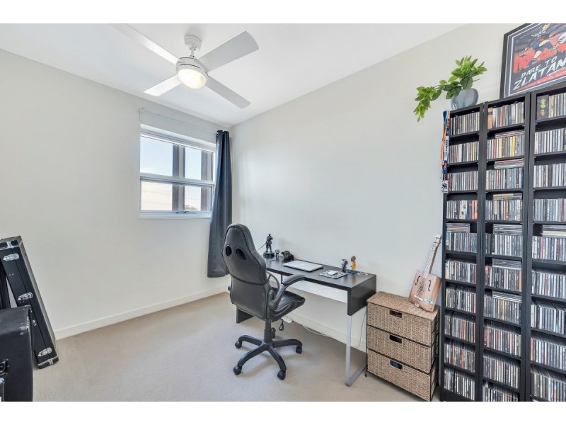 11/2 Ochre Place, Christie Downs SA 5164