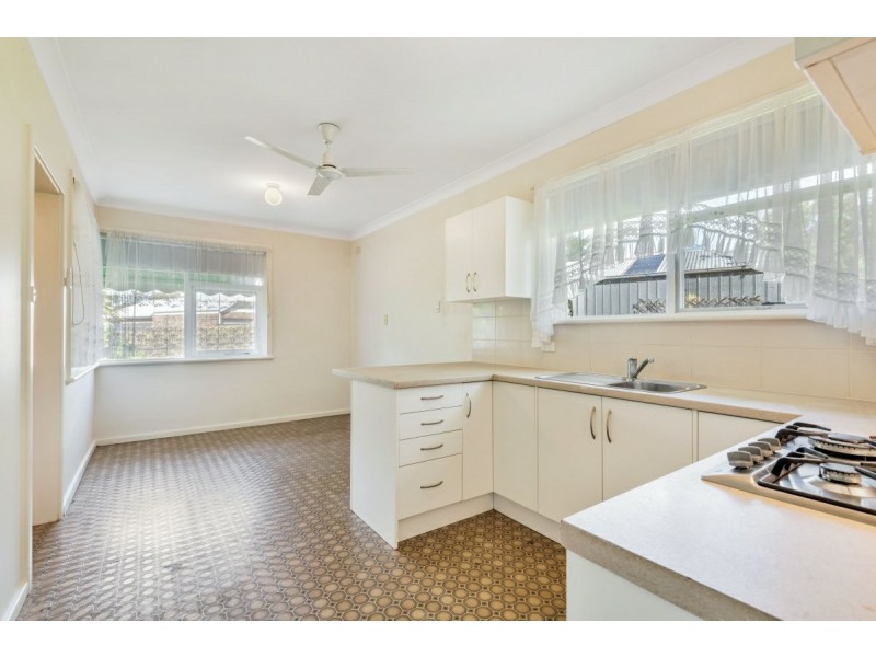 8 Claret Street, Morphett Vale SA 5162