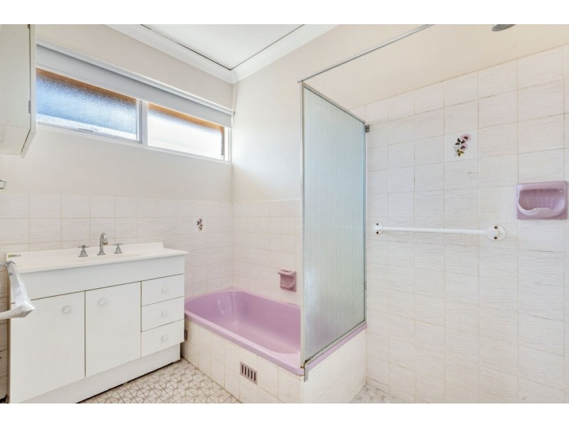 8 Claret Street, Morphett Vale SA 5162