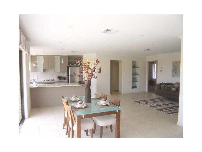 8 Nicholl Avenue, Aldinga Beach SA 5173