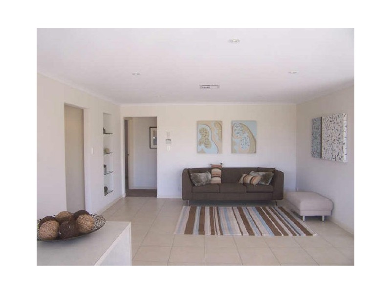 8 Nicholl Avenue, Aldinga Beach SA 5173