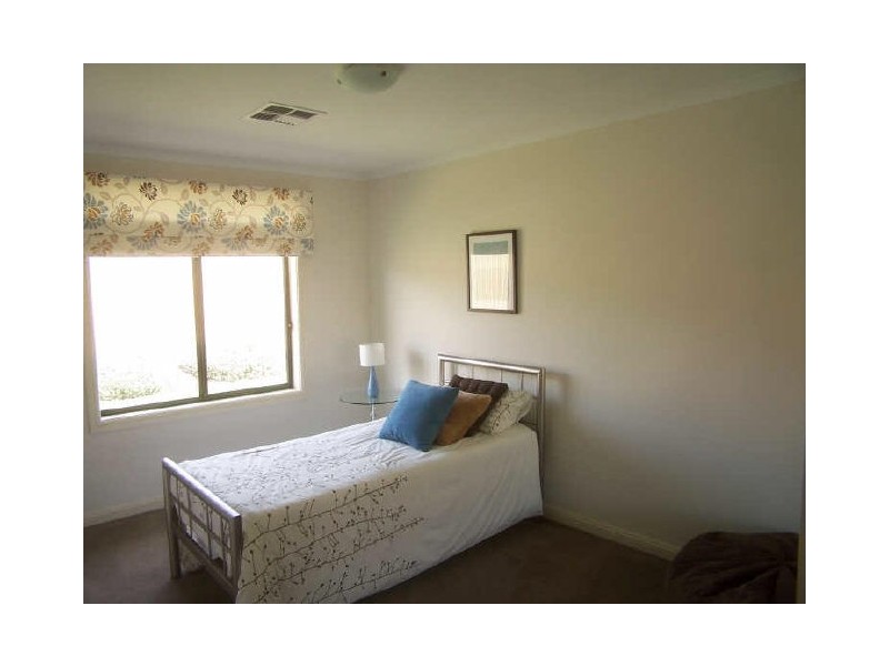 8 Nicholl Avenue, Aldinga Beach SA 5173