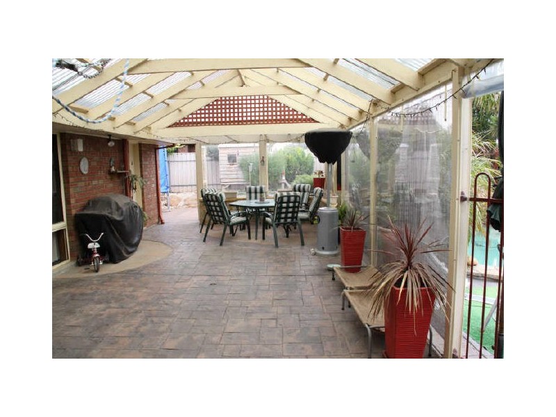 16 Livermead Way, Moana SA 5169