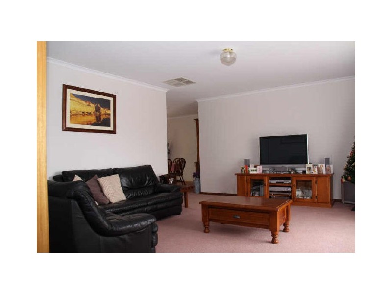 16 Livermead Way, Moana SA 5169