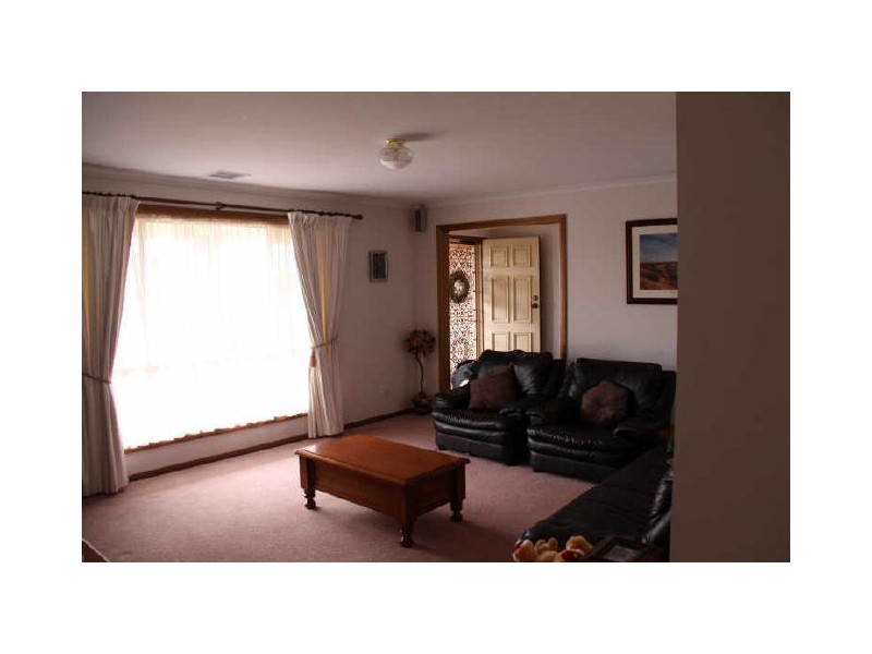 16 Livermead Way, Moana SA 5169