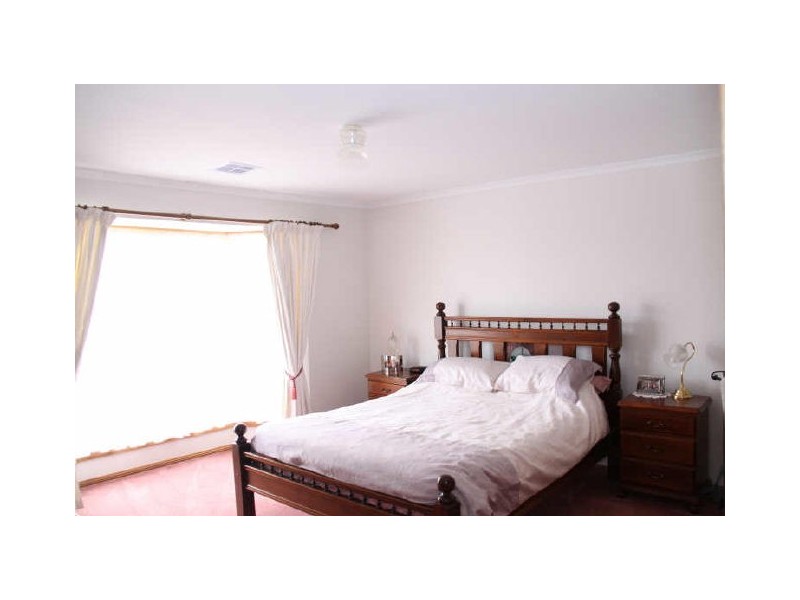 16 Livermead Way, Moana SA 5169